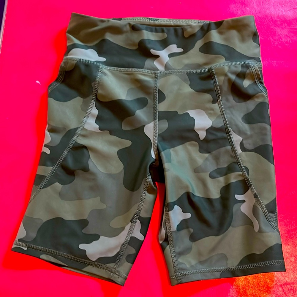 Camo biker shorts from old navy! Never worn!